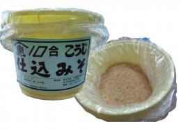 仕込みみそ(10合こうじ・樽入れ)